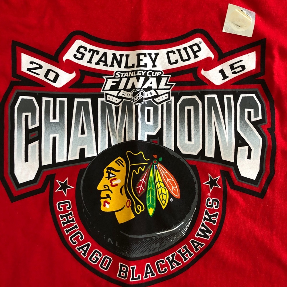 NWOT Gildan Chicago Blackhawks Stanley cup shirt M